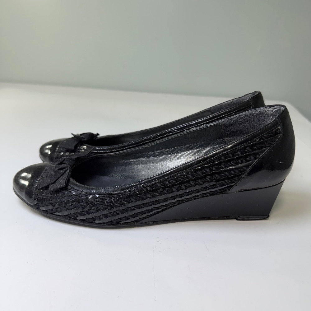 Stuart Weitzman Black Patent‎ Woven Bow Wedge Pumps JW 25763 Size 8 M - Picture 2 of 7
